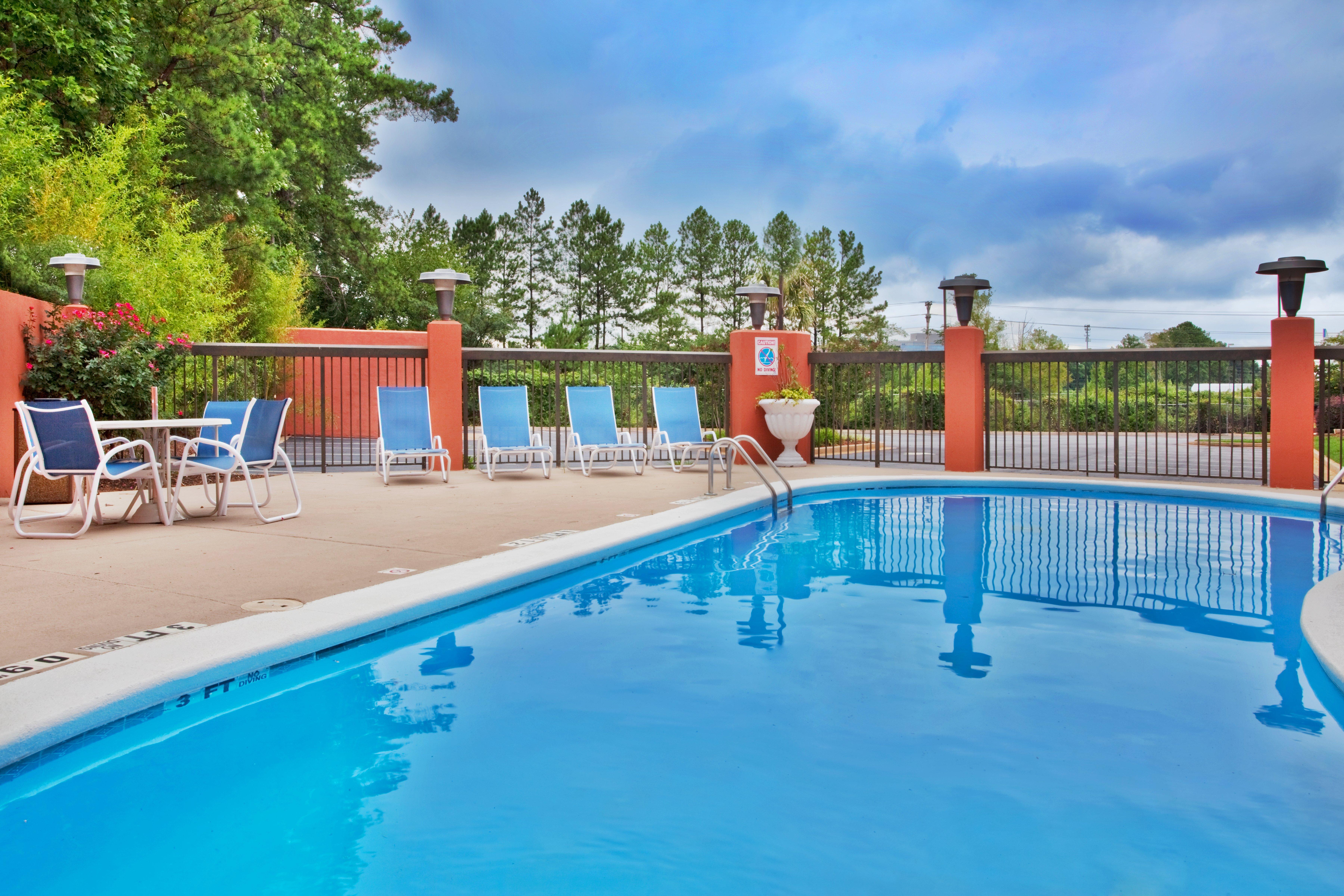 Holiday Inn Express Hotel & Suites Lawrenceville By Ihg Екстериор снимка
