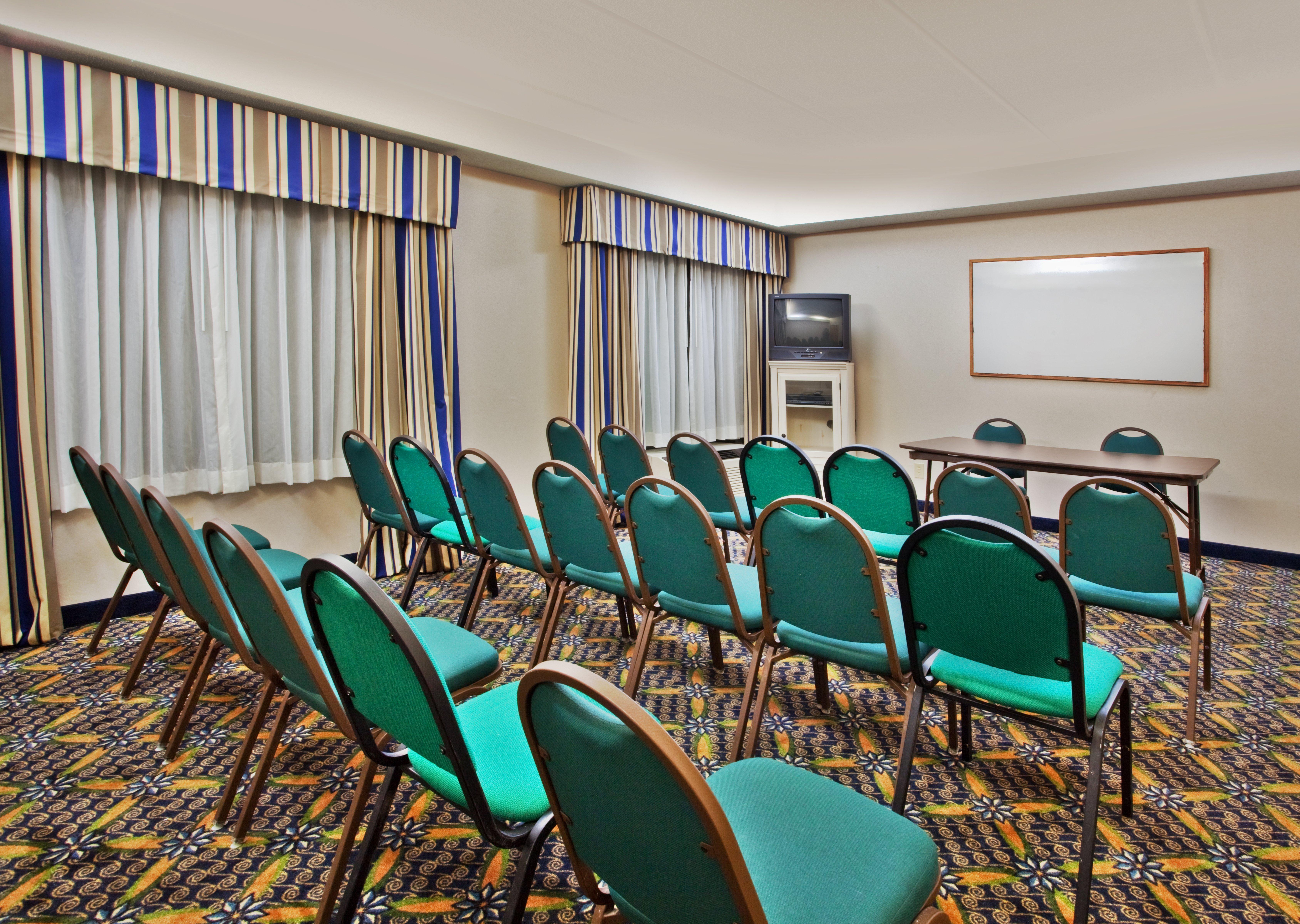 Holiday Inn Express Hotel & Suites Lawrenceville By Ihg Екстериор снимка