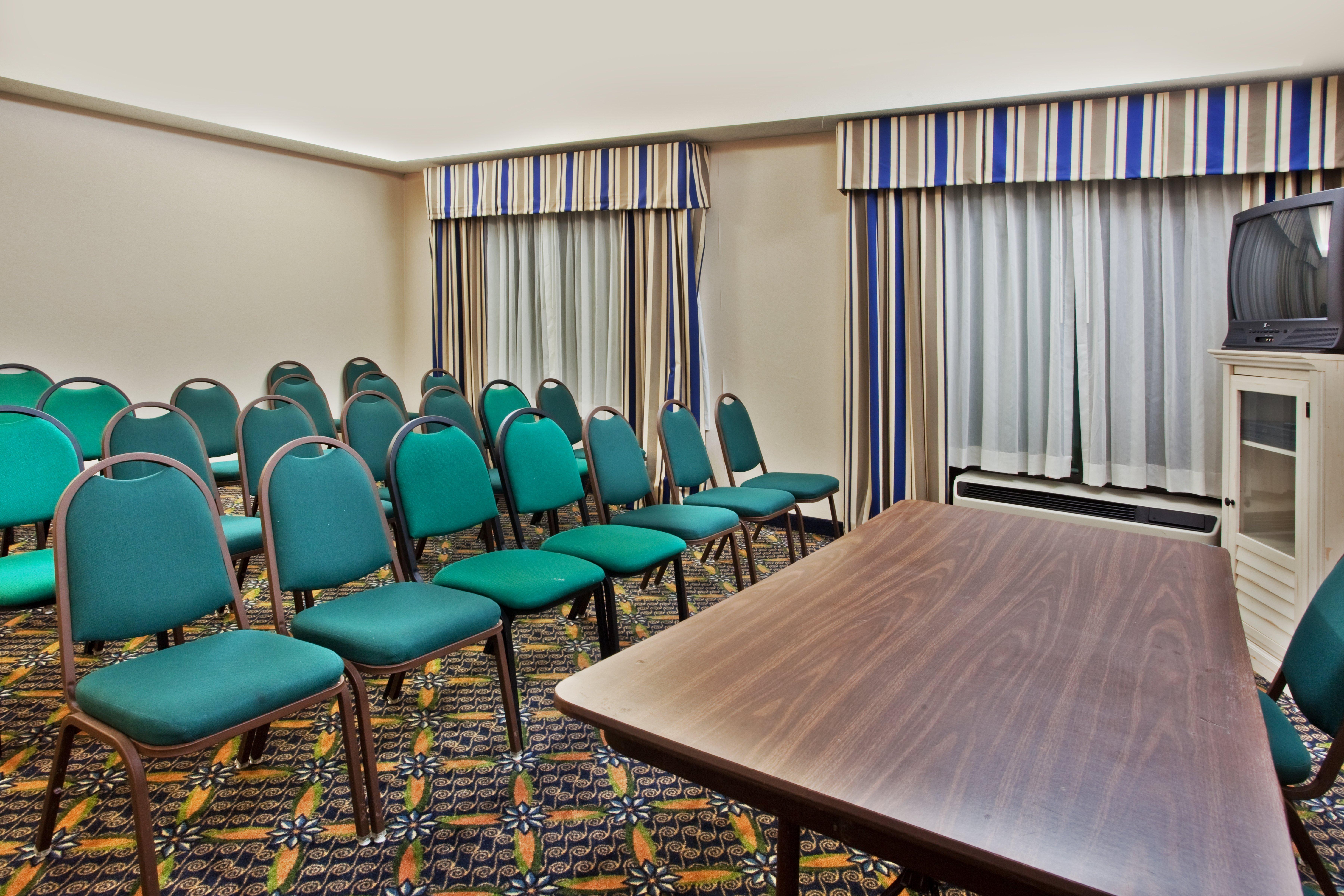 Holiday Inn Express Hotel & Suites Lawrenceville By Ihg Екстериор снимка