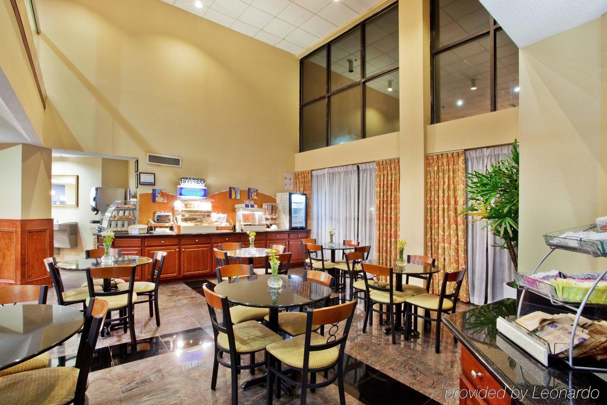 Holiday Inn Express Hotel & Suites Lawrenceville By Ihg Екстериор снимка
