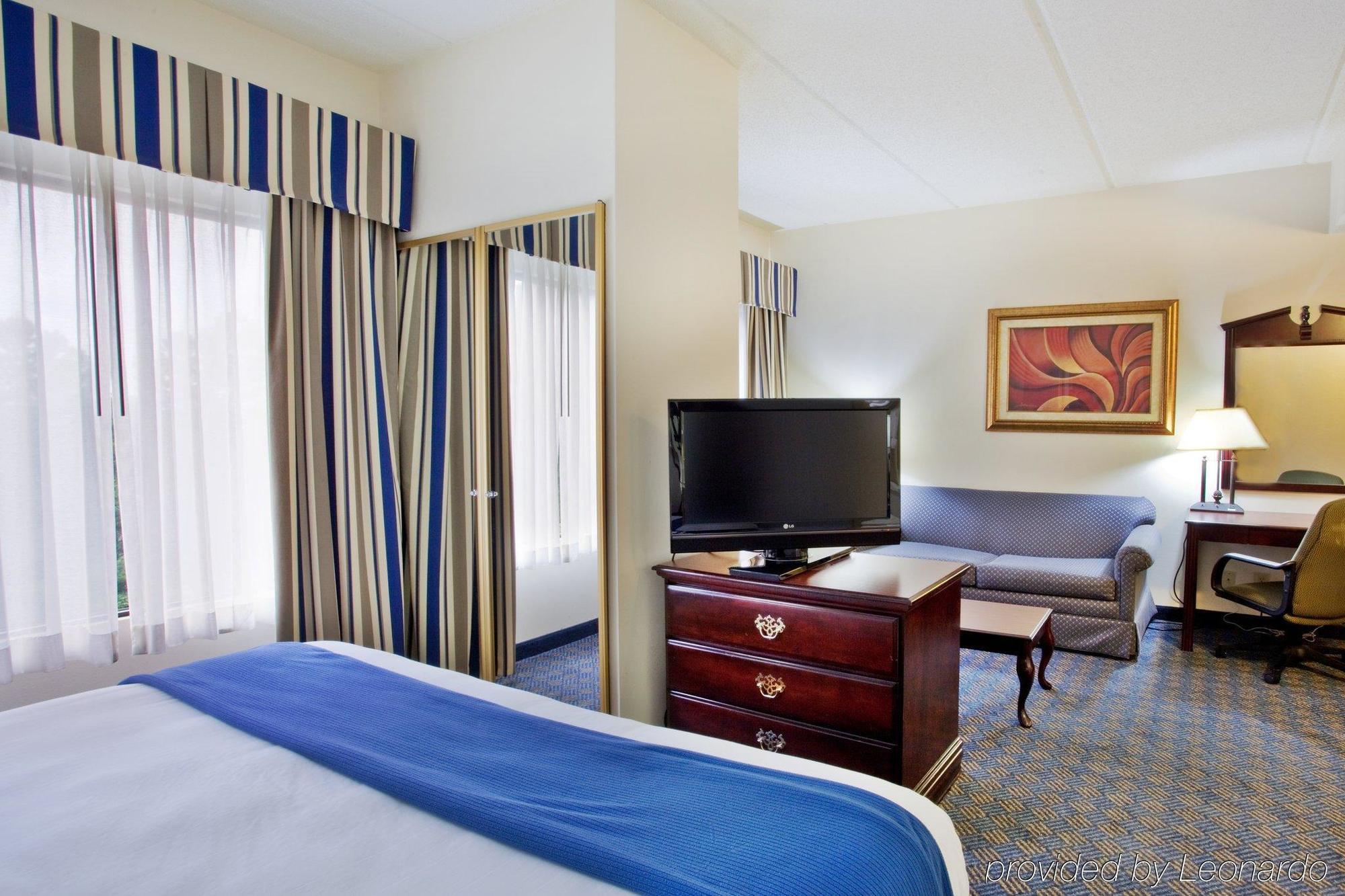 Holiday Inn Express Hotel & Suites Lawrenceville By Ihg Екстериор снимка