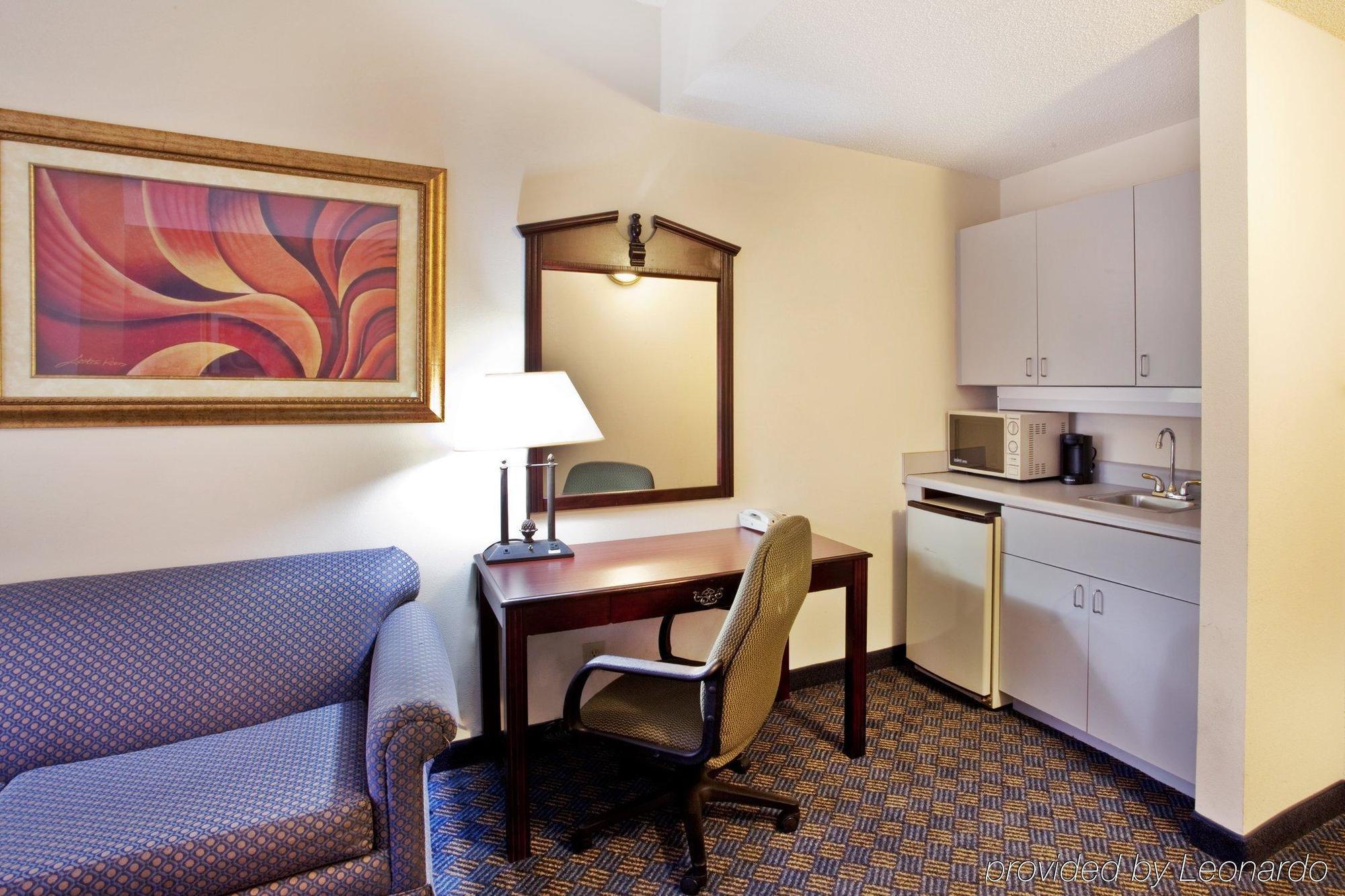 Holiday Inn Express Hotel & Suites Lawrenceville By Ihg Екстериор снимка