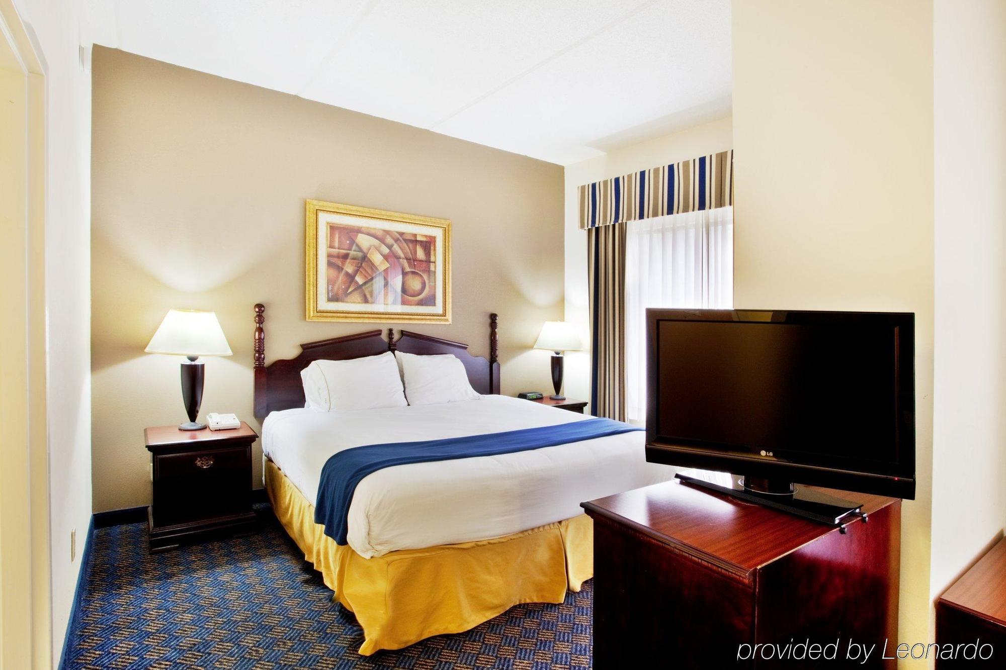 Holiday Inn Express Hotel & Suites Lawrenceville By Ihg Екстериор снимка