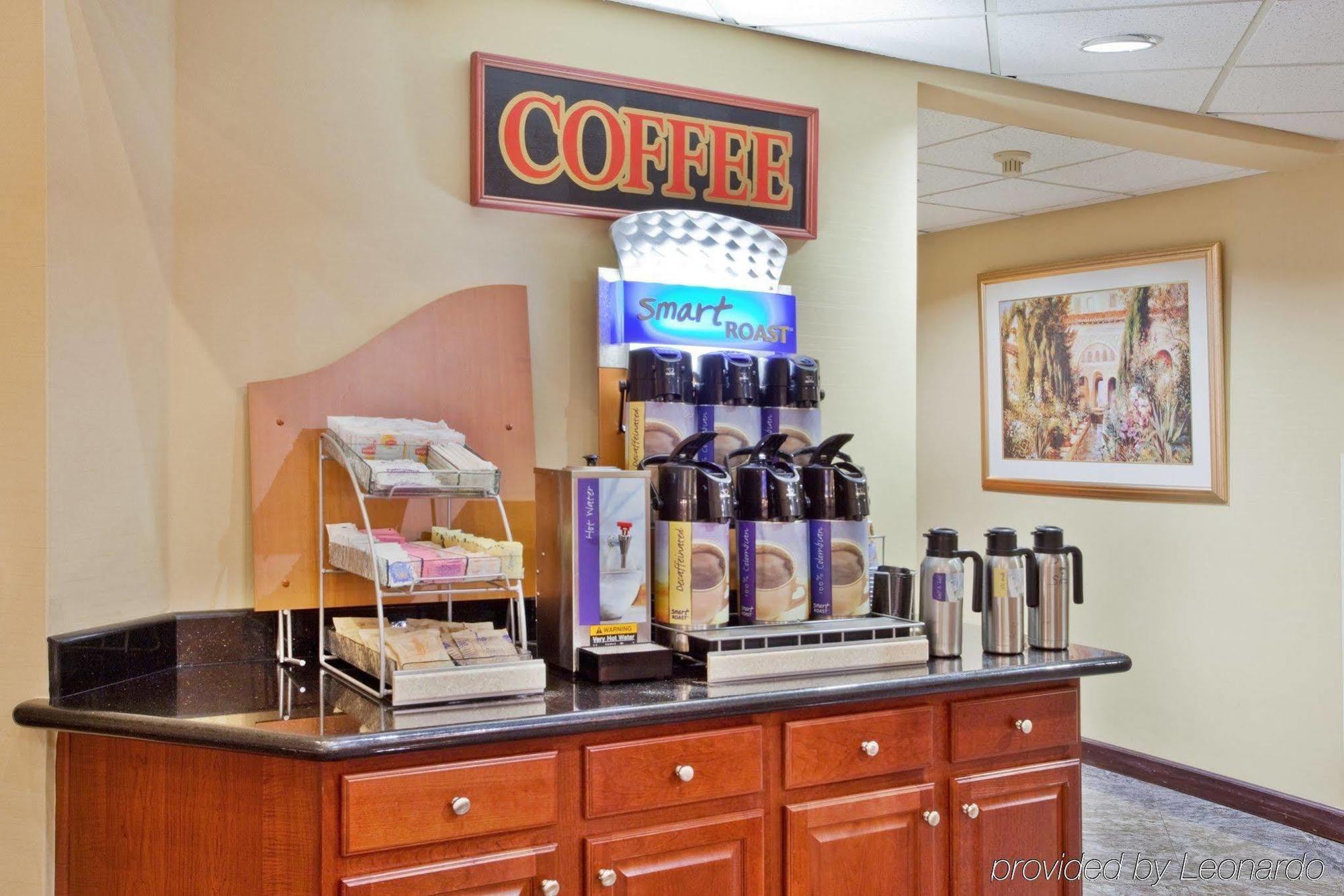 Holiday Inn Express Hotel & Suites Lawrenceville By Ihg Екстериор снимка